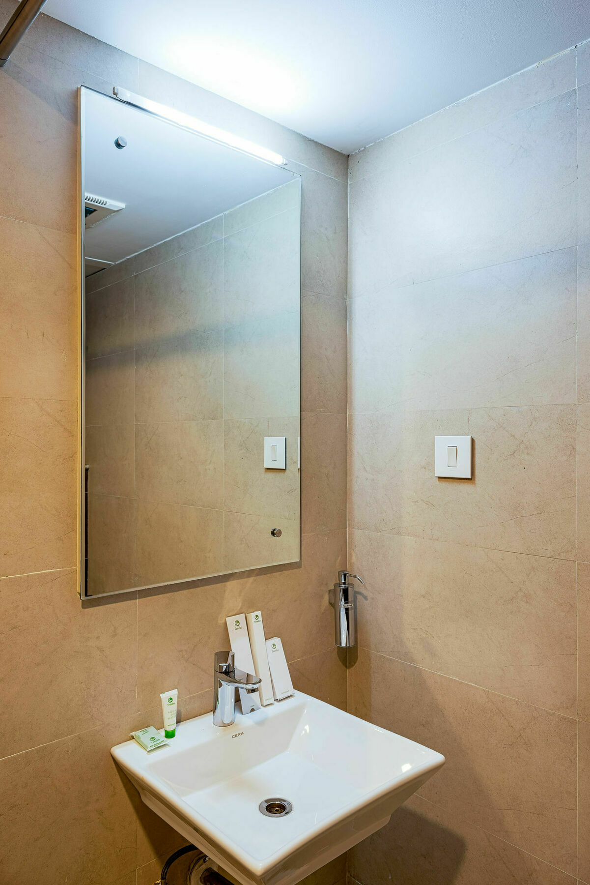 Treebo Fourth Avenue Chennai Exterior foto